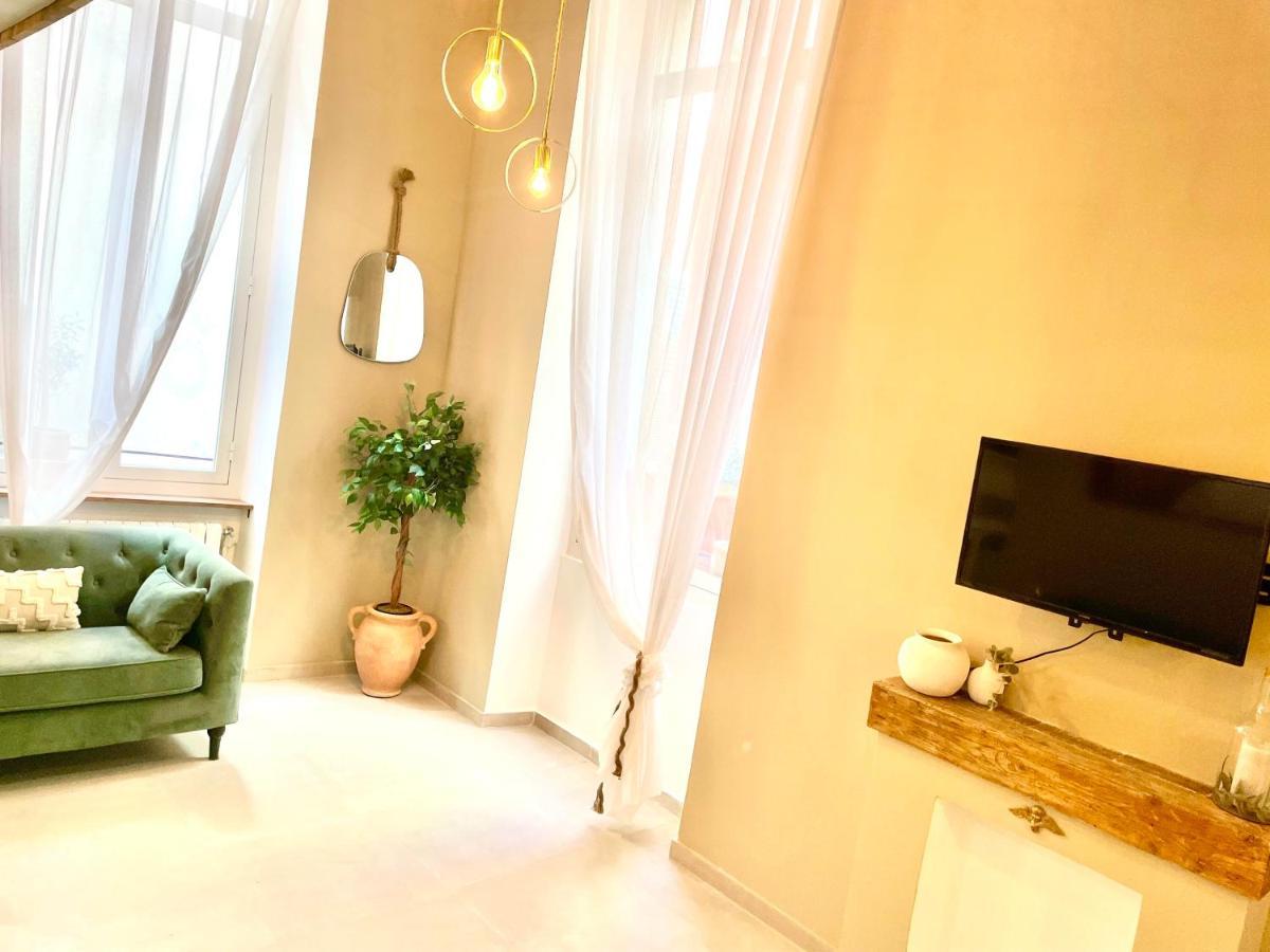 Spacious Loft, Duplex, Old Town, 3 Bedrooms - Easy Check-in * Niza